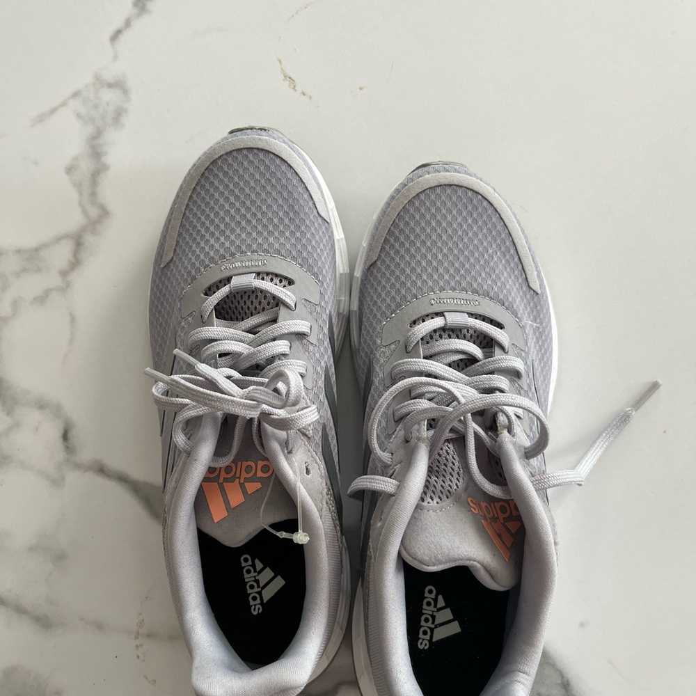 Men’s Adidas sneakers size 5 1/2